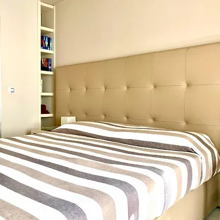 Chantal Deluxe Apartment Saint-Tropez